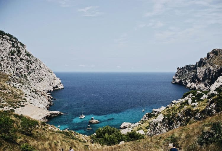 Vietnam Travel Blogs: 12 Bloggers to Follow in 2025